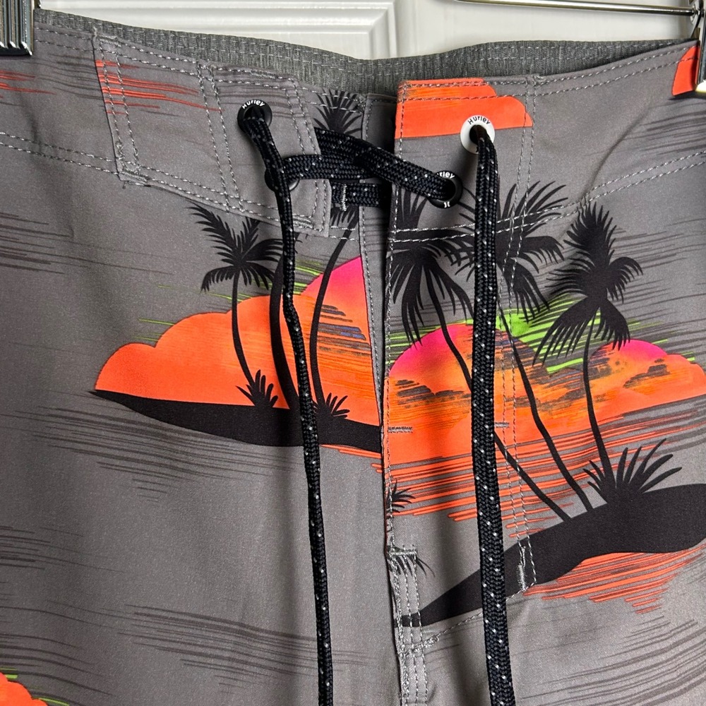 Hurley Phantom Men Board Shorts Size 30 Tropical Palm Tree Sunset 20 in long NWT - Picture 3 of 13